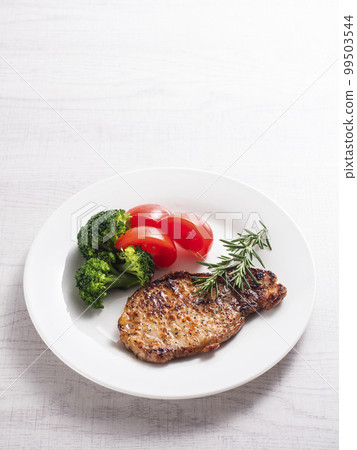 豬肉牛排檸檬胡椒味道 99503544