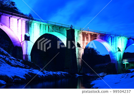 燈火通明的遠野遺產梅根橋 99504237