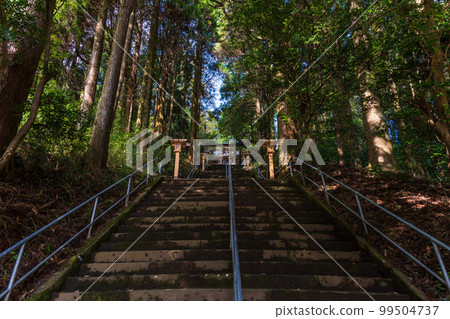 熊本縣大和市的平立神社（鳥居和方法）周圍的風景``日本最古老的神社！最強的能量點''``黑立神宮'' 99504737