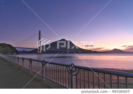 【多多羅橋(黎明)】地點:愛媛縣今治市神浦町井口 【多多羅橋(黎明)】地點:愛媛縣今治市神浦町井口 99506007