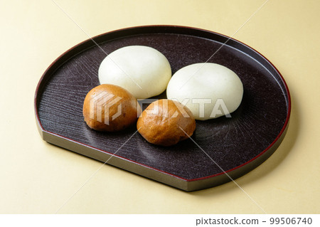 Japanese sweets, steamed buns, hot spring steamed buns Japanese sweets, steamed buns, hot spring steamed buns 99506740