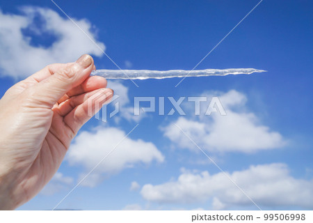 Icicles of Lake Akan 99506998