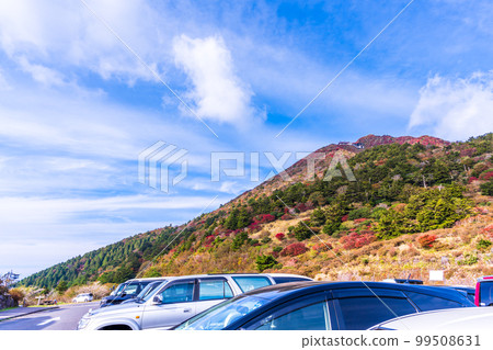 Unzen Nita Pass Scenery seen from the parking lot and tourist product store area ``Unzen Nita Pass, Nagasaki Prefecture'' Autumn foliage scenery 99508631