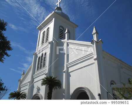 Oe Church, a symbol of Amakusa Christianity, is located near Sakitsu Village, a World Cultural Heritage Site, in Oe, Amakusa-cho, Amakusa City, Kumamoto Prefecture. 99509651
