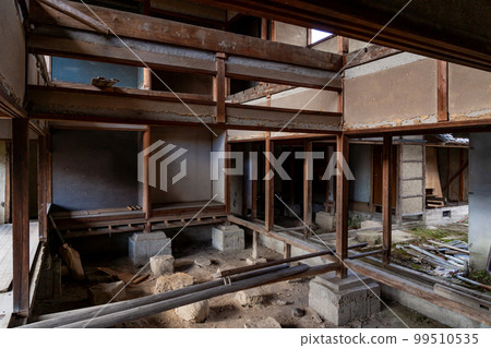 Abandoned house before demolition Abandoned house before demolition 99510535