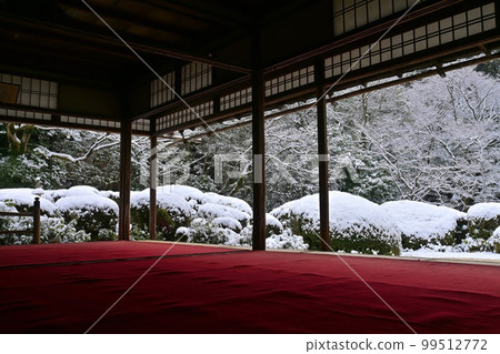 Kyoto City in the snow The Chinese style garden of Shisendo Jozanji Temple Kyoto City in the snow The Chinese style garden of Shisendo Jozanji Temple 99512772