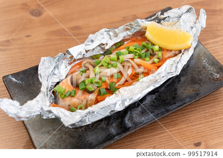 Grilled salmon with foil 99517914