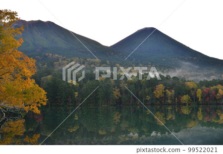 來自 Onneto 的 Oakan 和 Mt. Meakan 來自 Onneto 的 Oakan 和 Mt. Meakan 99522021