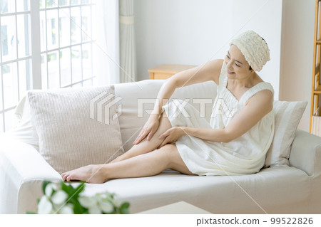 Arafif woman skin care body care image 99522826