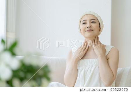Arafif woman skin care beauty image 99522970