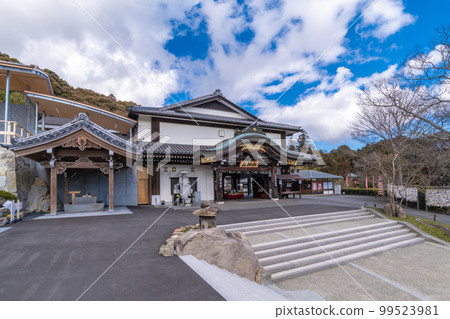 Yukasan Renjidai Temple Main Honden 99523981
