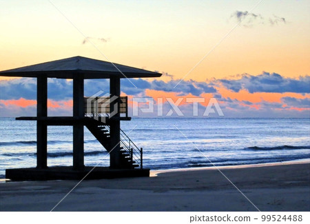 The beach before dawn is madder The beach before dawn is madder 99524488