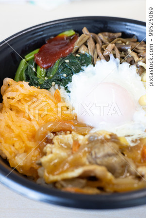 Delicious bibimbap Delicious bibimbap 99525069