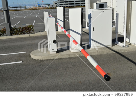 Bar gate system in coin parking 99527999