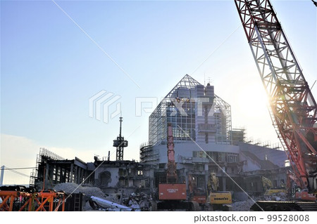 Harumi Passenger Ship Terminal being dismantled Harumi Passenger Ship Terminal being dismantled 99528008