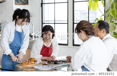 喜歡在家吃蛋糕 99528352