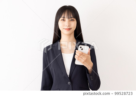 有智能手機的女商人 99528723