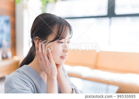 ear, ears, deafness 99530895