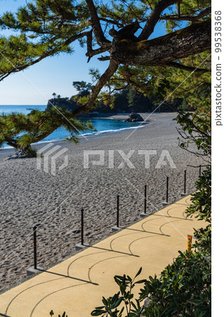 日本高知縣高知市浦戶桂濱的桂濱海灘和龍王岬 日本高知縣高知市浦戶桂濱的桂濱海灘和龍王岬 99538368