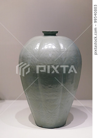 Celadon Melon Shaped Maebyeong Celadon Melon Shaped Maebyeong 99540803