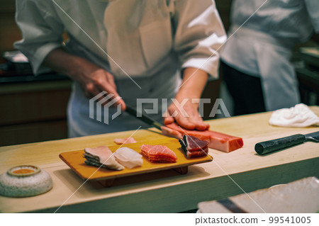 【#Edo-mae sushi】Craftsmen's hands 99541005