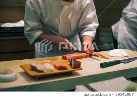 【#Edo-mae sushi】Craftsmen's hands 99541007