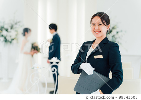 Women who work as wedding planners, bridesmaids, attendants, and hoteliers at wedding halls and hotels Women who work as wedding planners, bridesmaids, attendants, and hoteliers at wedding halls and hotels 99543503