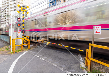 Railroad crossing during blocking 99543623