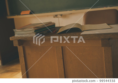 school, classroom, blackboard 99544338