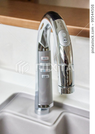 非接觸式水龍頭廚房廚房水槽 非接觸式水龍頭廚房廚房水槽 99544508
