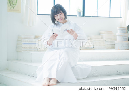 Self-esteem, body positive female portrait Self-esteem, body positive female portrait 99544662