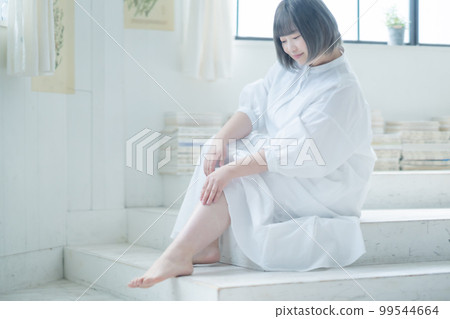 Self-esteem, body positive female portrait Self-esteem, body positive female portrait 99544664