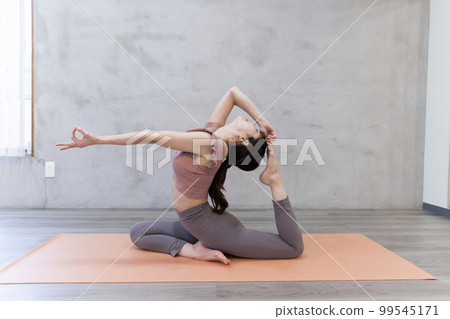 A young lad yoga 99545171