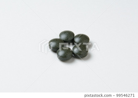 green pill/white background 99546271