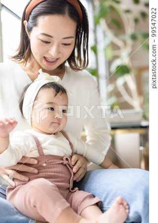 Baby and mother Baby and mother 99547022