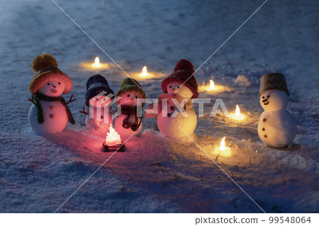 Snowman Family Winter Campfire Snowman Family Winter Campfire 99548064