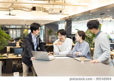 在設計師辦公室工作的人常設會議 在設計師辦公室工作的人常設會議 99548904