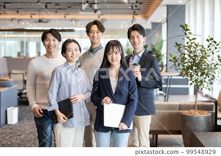 People working in a fashionable designer's office 99548929