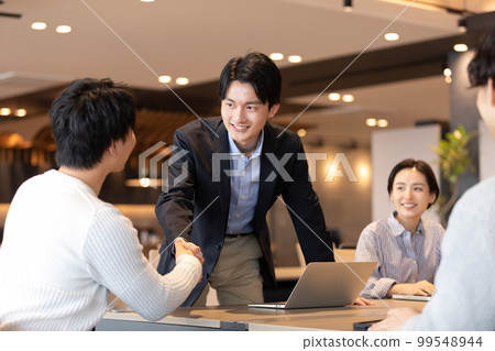握手業務談判合同締結談判夥伴 握手業務談判合同締結談判夥伴 99548944