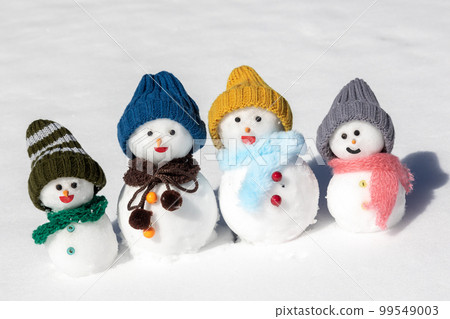 snowmen on snow 99549003