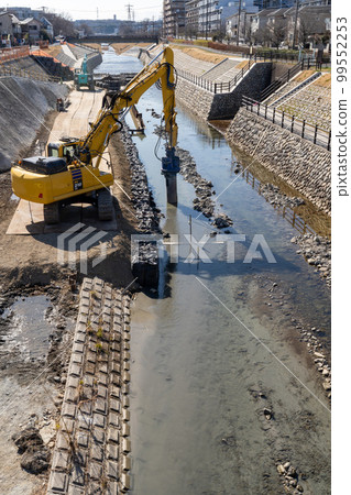 河道建設與渾水 河道建設與渾水 99552253