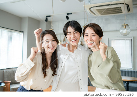 Business person female guts pose Business person female guts pose 99553186