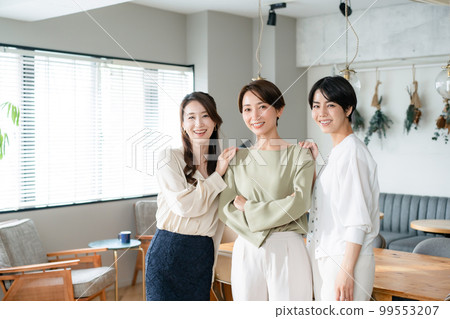 Business person 3 females Business person 3 females 99553207