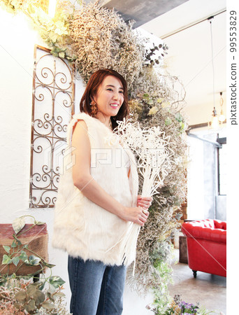 Business scene female Business scene female 99553829