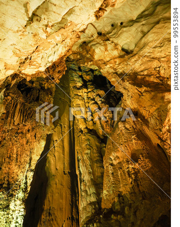 Scenery of Akiyoshi Cave 99553894
