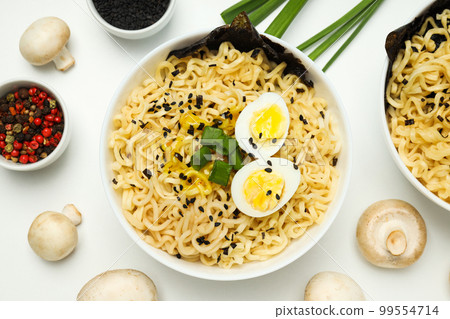 Concept of instant food, instant noodles, top view Concept of instant food, instant noodles, top view 99554714