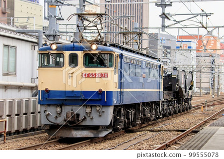 The EF65 electric locomotive that pulls the JNR Shiki 800 wagon The EF65 electric locomotive that pulls the JNR Shiki 800 wagon 99555078