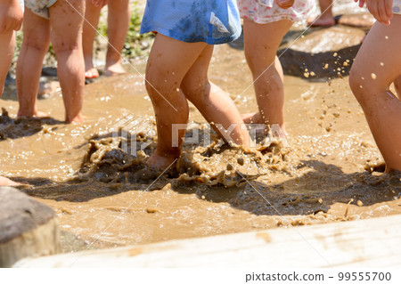 玩泥巴｜托兒所/托兒所 99555700