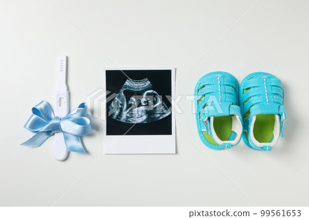 Concept of pregnancy and maternity, top view Concept of pregnancy and maternity, top view 99561653