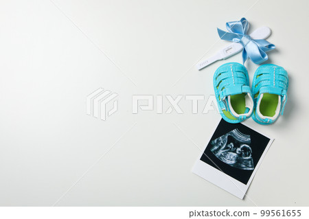 Concept of pregnancy and maternity, space for text Concept of pregnancy and maternity, space for text 99561655